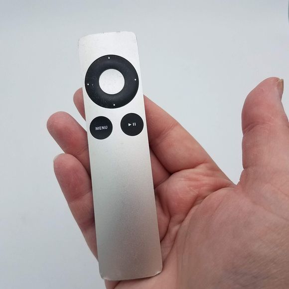 Apple TV 3rd Generation A1469 Digital HD Media Streamer with Remote Unte… - Picture 6 of 7